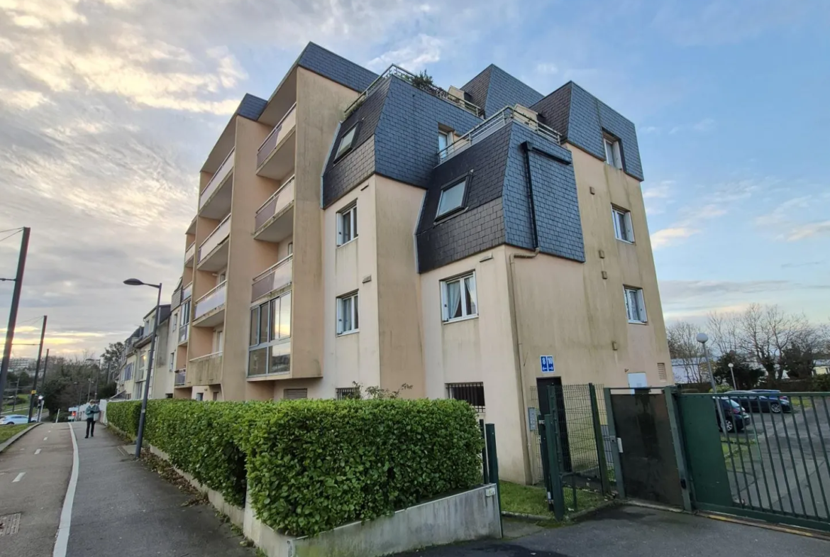 T3 lumineux à vendre à Brest avec balcon et parking privatif 