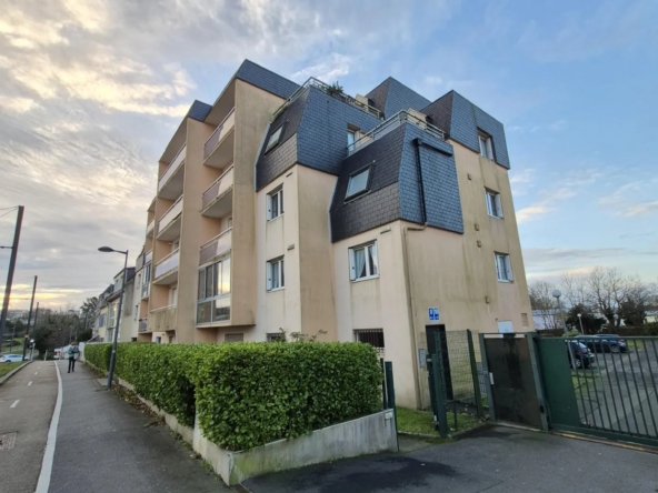 T3 lumineux à vendre à Brest avec balcon et parking privatif