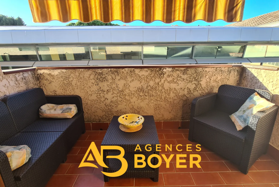 Duplex à vendre au cœur de Bandol avec terrasse 