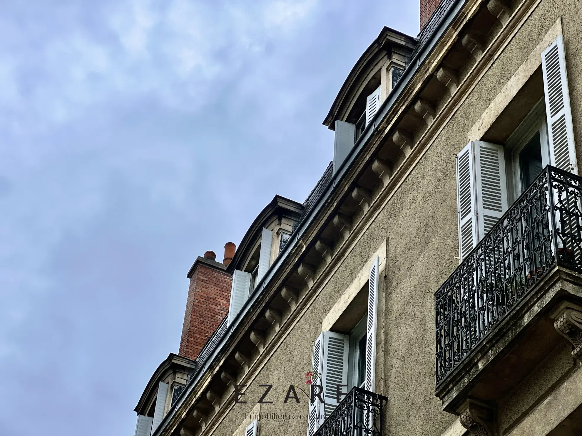 T4 Proche Antiquaires à Dijon - Fort Potentiel à Rénovation 