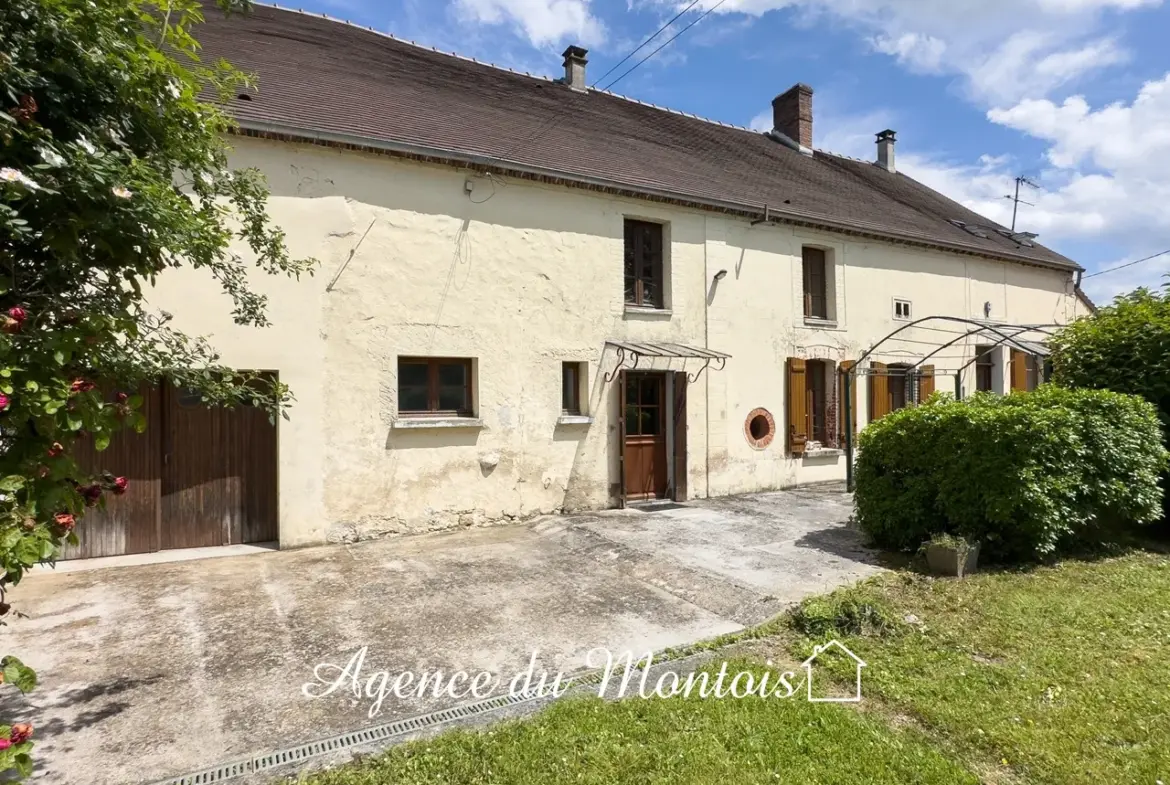 Fermette à vendre à Longueville, 4 chambres et 1713 m² de jardin 