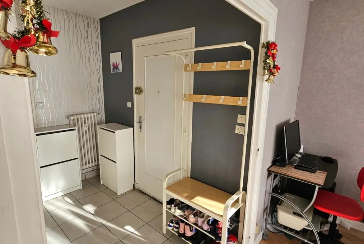 À vendre Appartement F3 traversant à Saint-Étienne avec deux balcons 