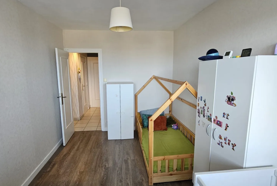 À vendre Appartement F3 traversant à Saint-Étienne avec deux balcons 