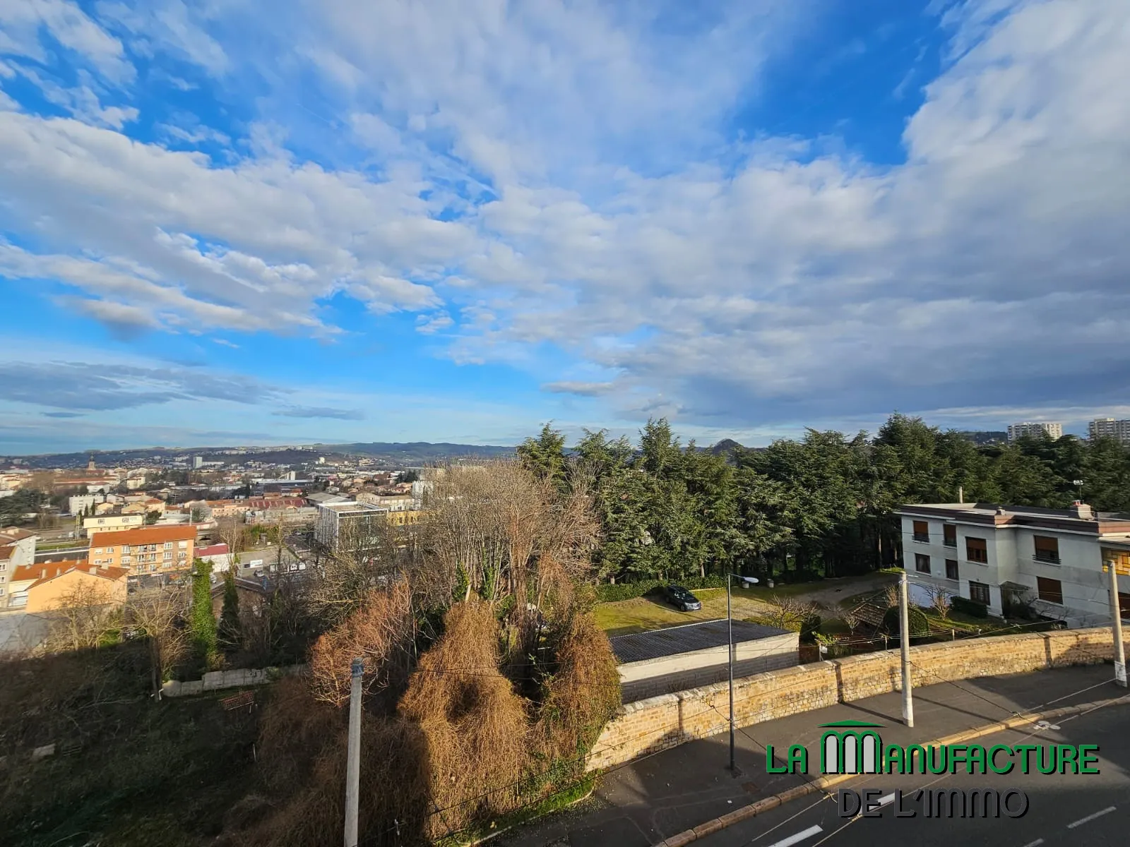 À vendre Appartement F3 traversant à Saint-Étienne avec deux balcons 