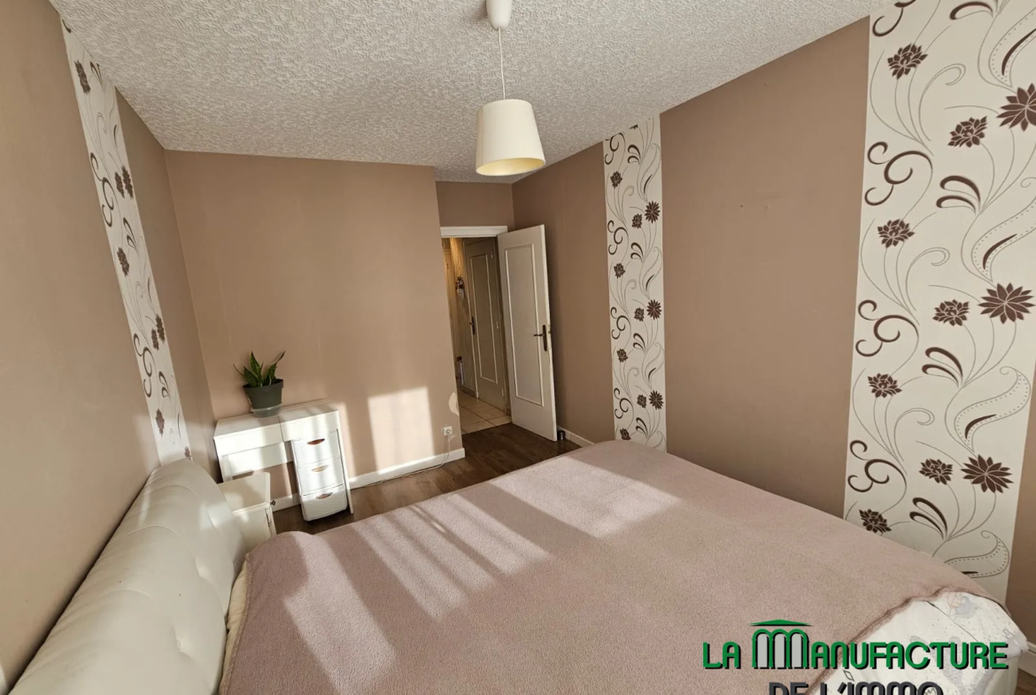 À vendre Appartement F3 traversant à Saint-Étienne avec deux balcons 