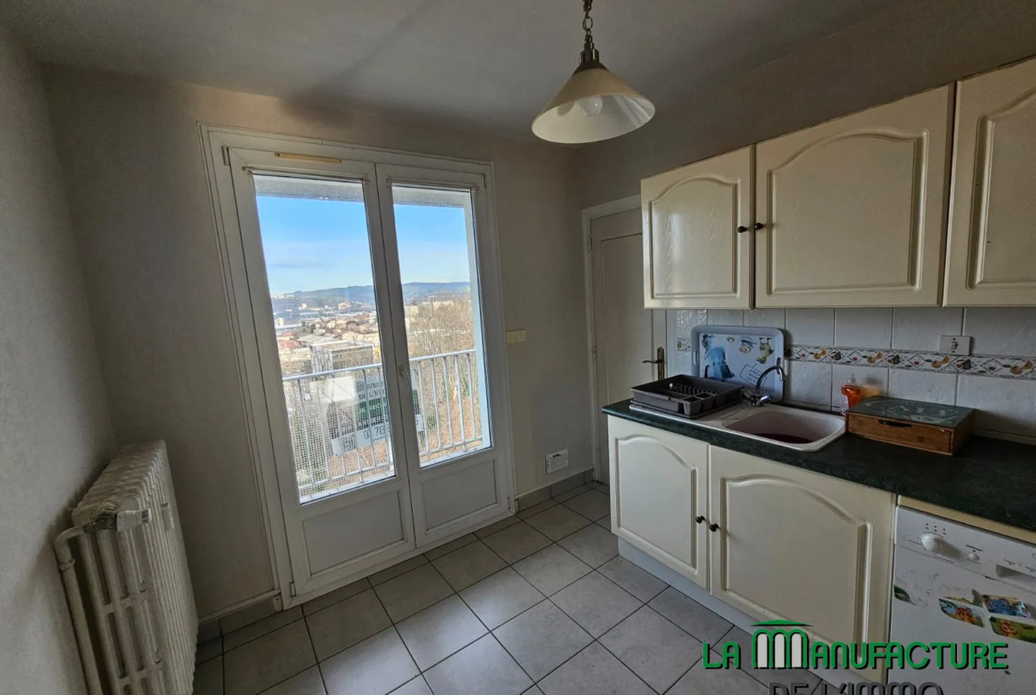 À vendre Appartement F3 traversant à Saint-Étienne avec deux balcons 