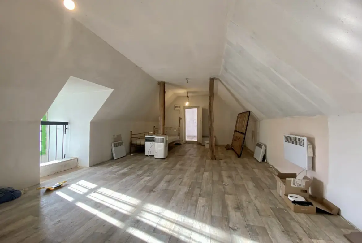 Fermette à rénover de 110 m² à St Hilaire de Court 