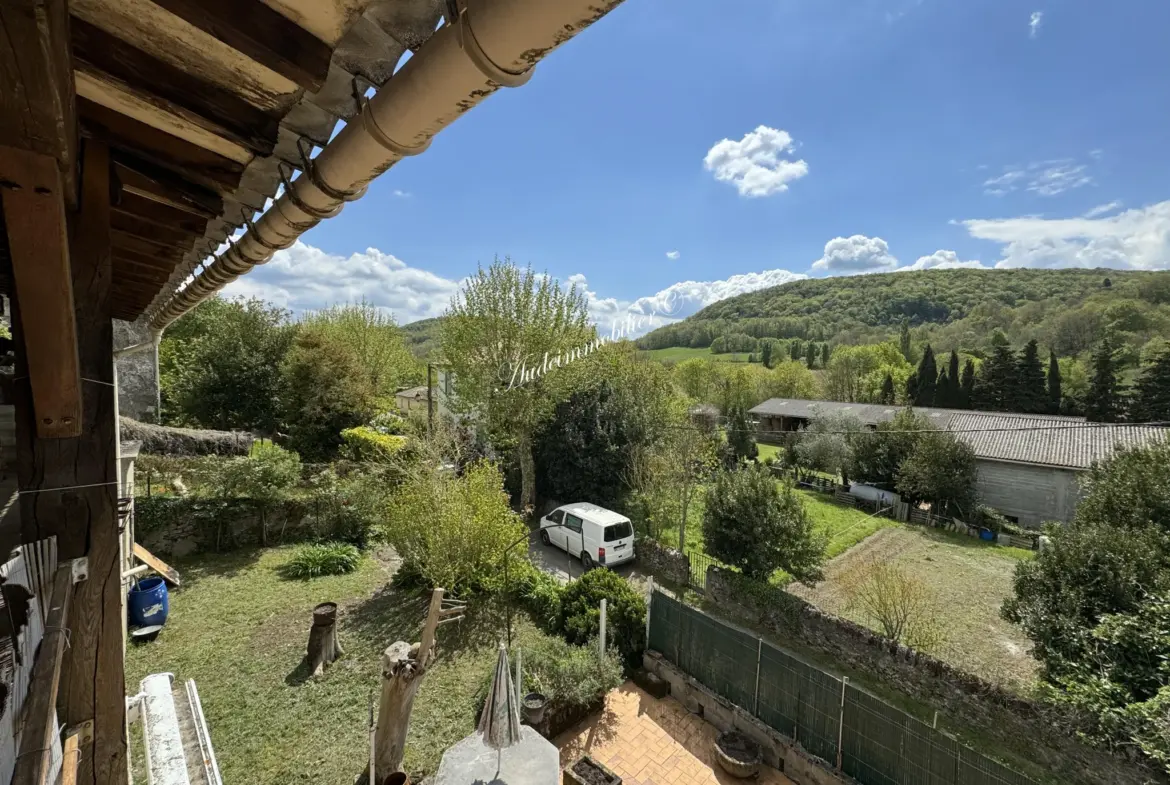 Maison de village avec jardin et étable à Mirepoix 