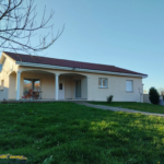 Villa de plain-pied à Bas de Thiers avec terrasse et garage