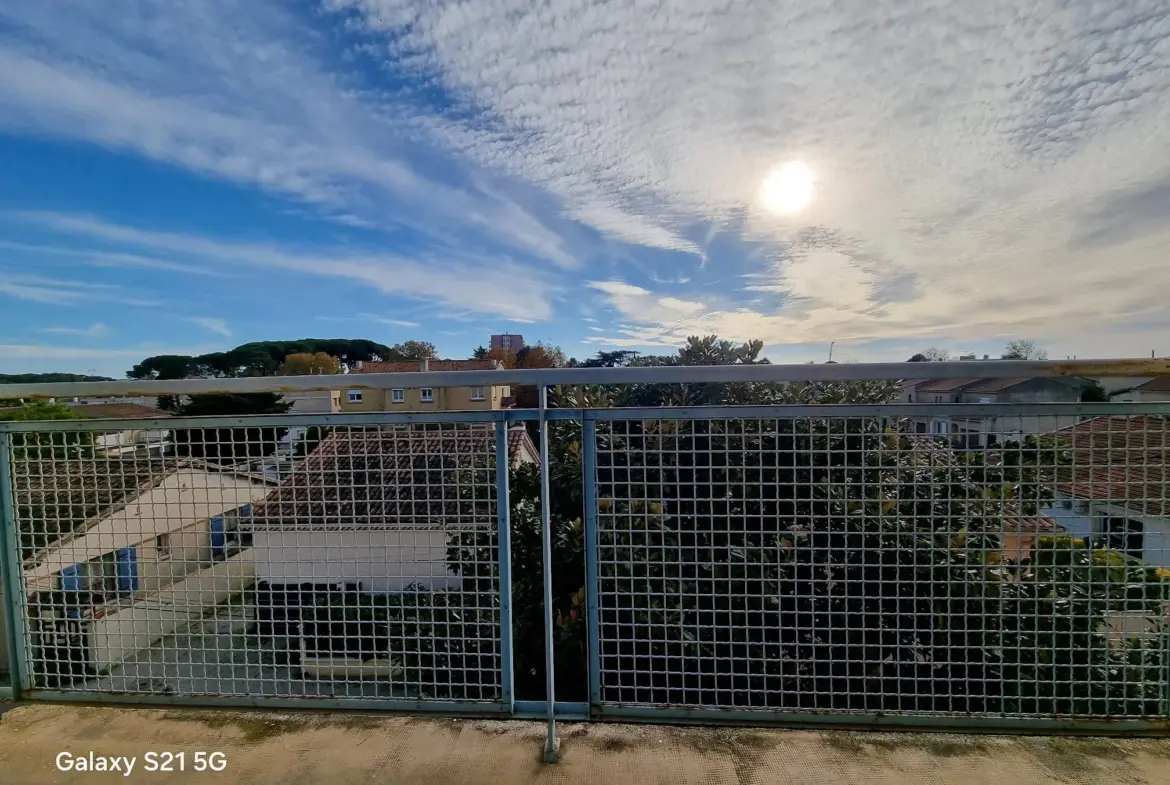 À vendre : Appartement Type 3 de 51 m² à Istres avec balcon 