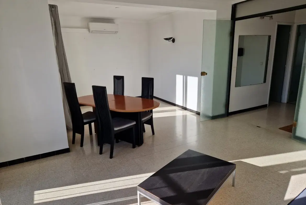 Appartement T5 de 88 m² à Toulon Aguillon avec balcon et ascenseur 