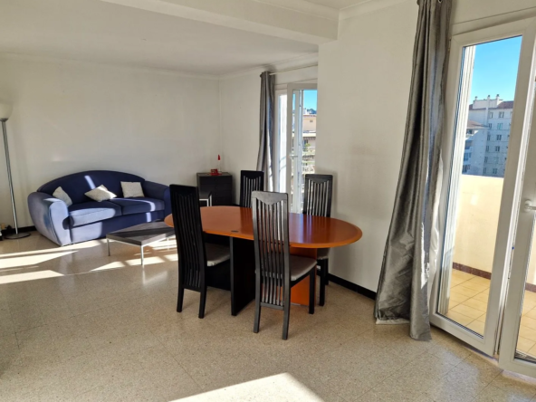 Appartement T5 de 88 m² à Toulon Aguillon avec balcon et ascenseur