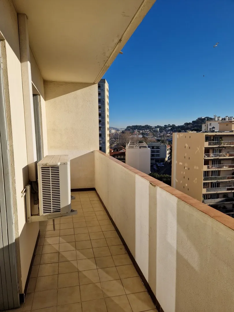 Appartement T5 de 88 m² à Toulon Aguillon avec balcon et ascenseur 