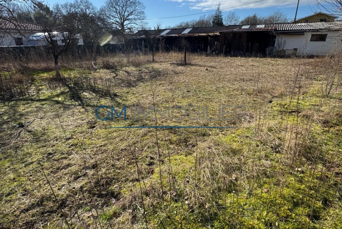 Terrain constructible à Saint Paul les Dax de 1040 m² - Vente 