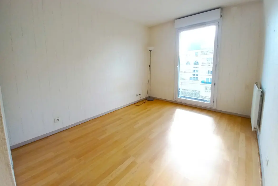 À vendre : Appartement F3 à Créteil, proche métro Pointe du Lac 