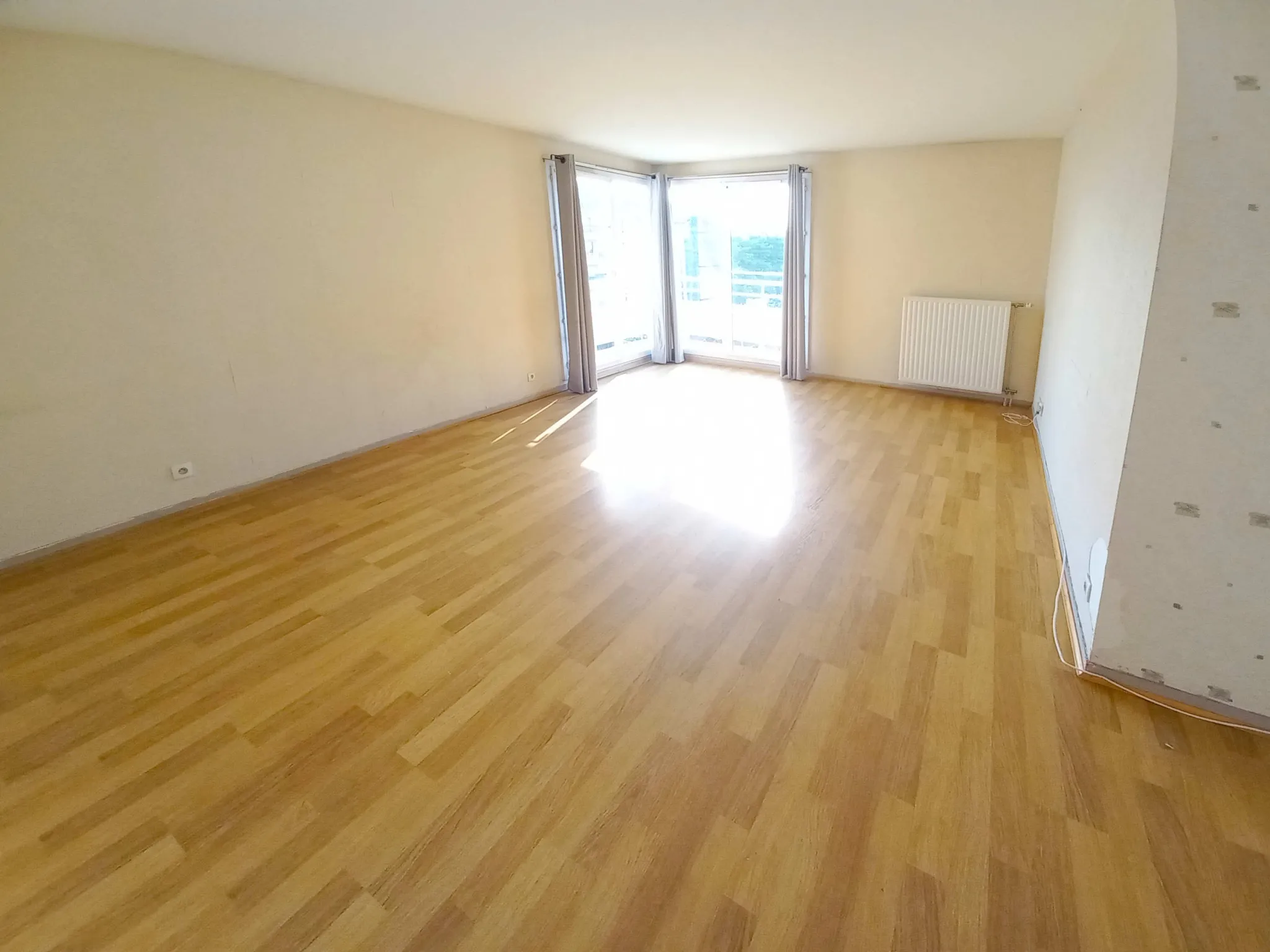 À vendre : Appartement F3 à Créteil, proche métro Pointe du Lac 