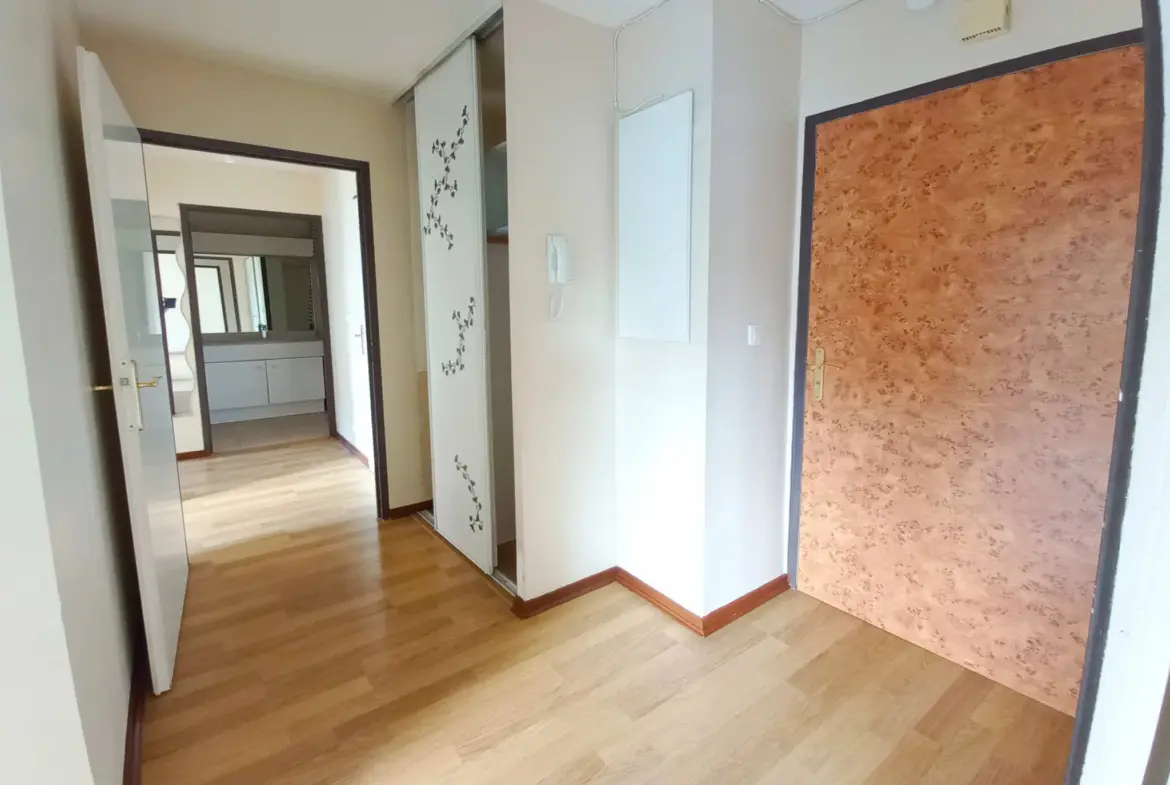 À vendre : Appartement F3 à Créteil, proche métro Pointe du Lac 