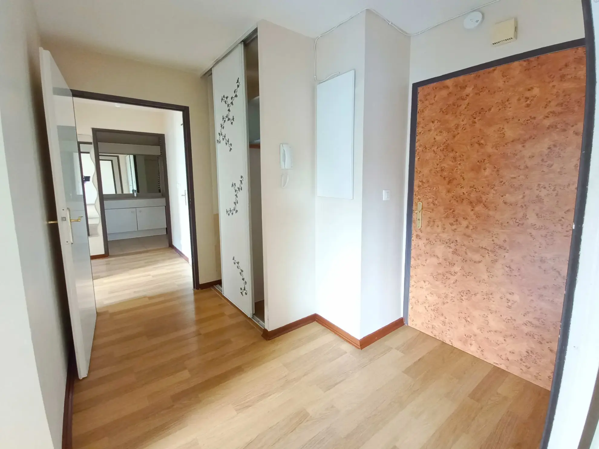 À vendre : Appartement F3 à Créteil, proche métro Pointe du Lac 