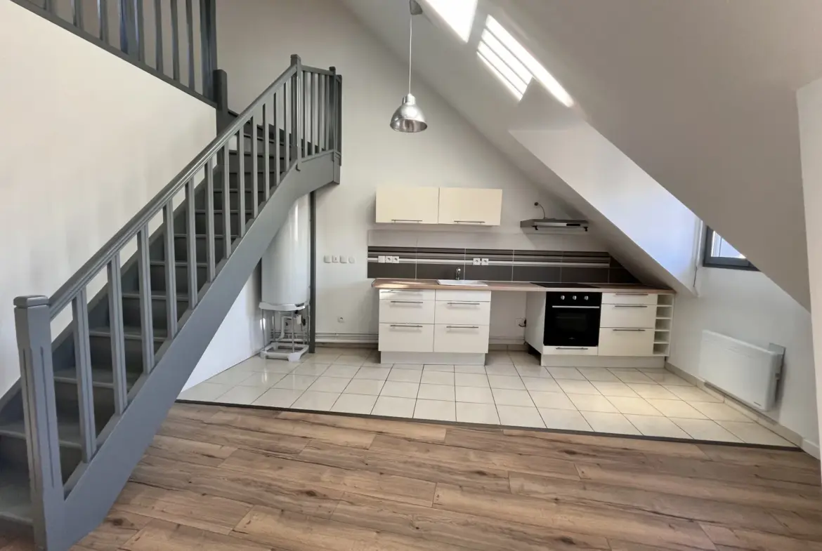 À vendre: Appartement duplex 4 pièces à Etampes, 67 m² Carrez avec parking 