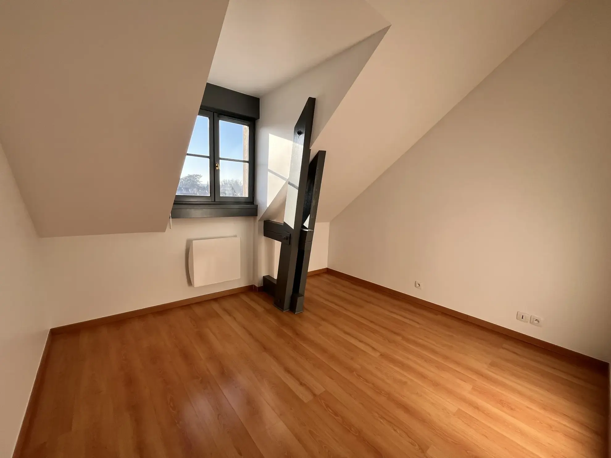 À vendre: Appartement duplex 4 pièces à Etampes, 67 m² Carrez avec parking 