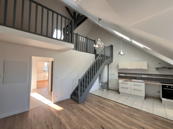 À vendre: Appartement duplex 4 pièces à Etampes, 67 m² Carrez avec parking