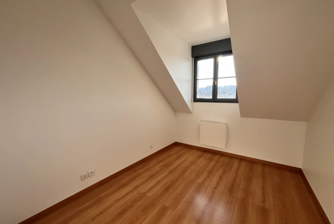 À vendre: Appartement duplex 4 pièces à Etampes, 67 m² Carrez avec parking 