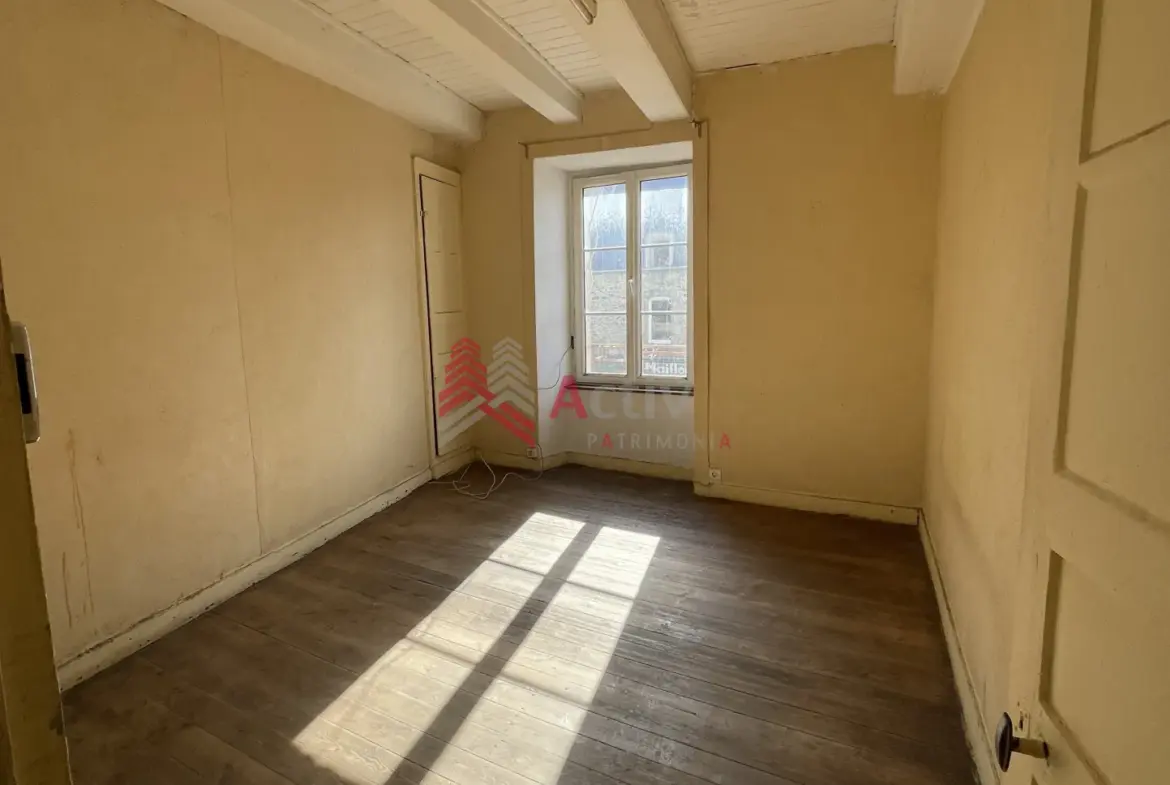 Immeuble T10 de 223 m² à vendre à Corseul pour investissement locatif 