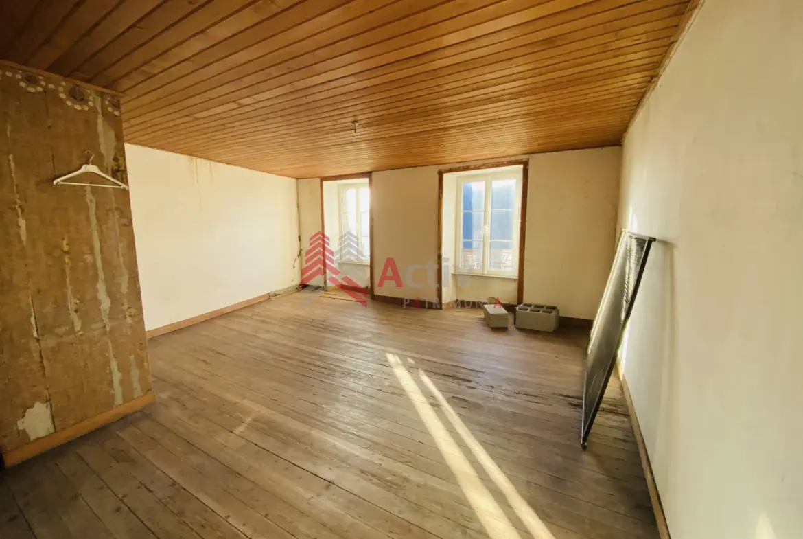 Immeuble T10 de 223 m² à vendre à Corseul pour investissement locatif 