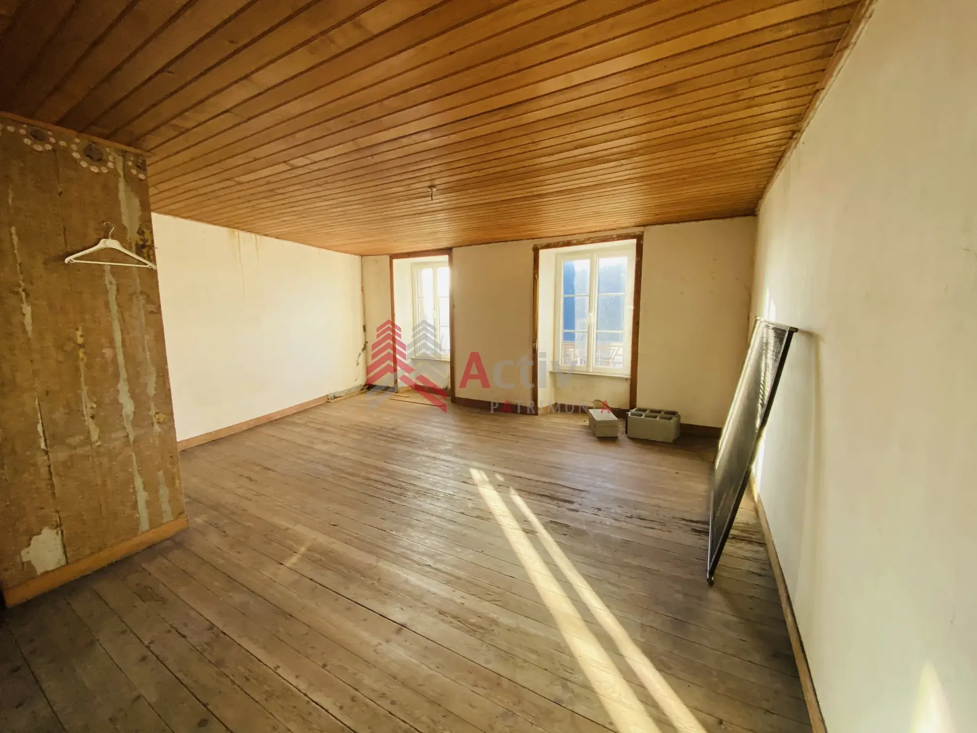 Immeuble T10 de 223 m² à vendre à Corseul pour investissement locatif 