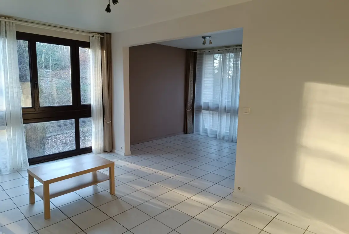 À vendre : Appartement 5 pièces à Fontenay-le-Fleury avec balcon et parking 