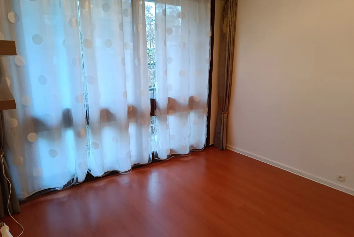 À vendre : Appartement 5 pièces à Fontenay-le-Fleury avec balcon et parking 