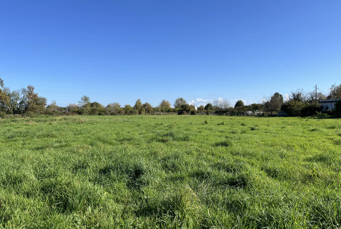 Terrain constructible à Bordères-Sur-L'Échez à vendre 