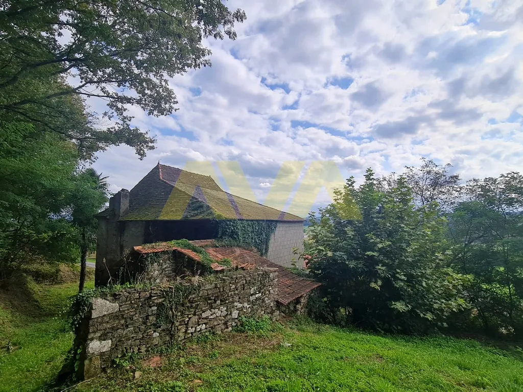 Maison à rénover complètement à Navarrenx 