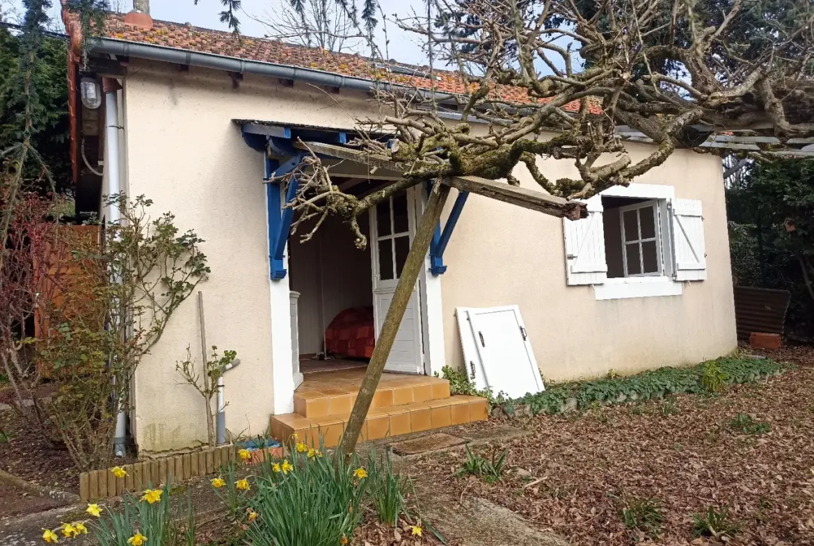 Pavillon à vendre à Luche Pringe avec jardin paysagé 