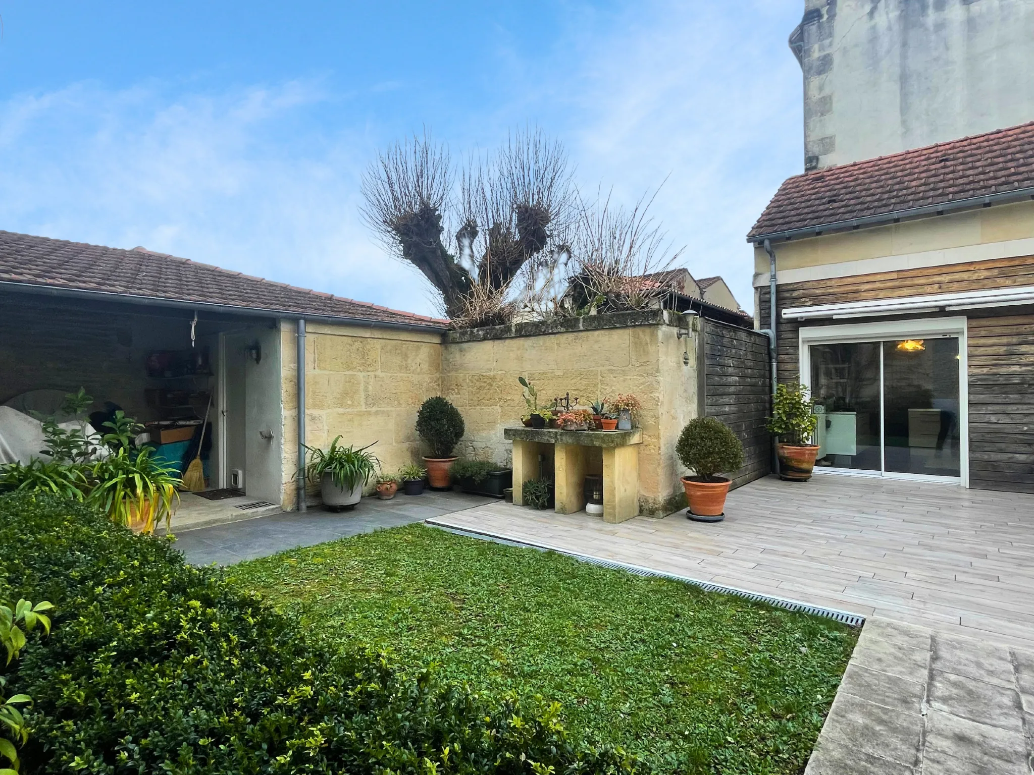 Belle maison de ville à Cognac avec jardin, 3 chambres 