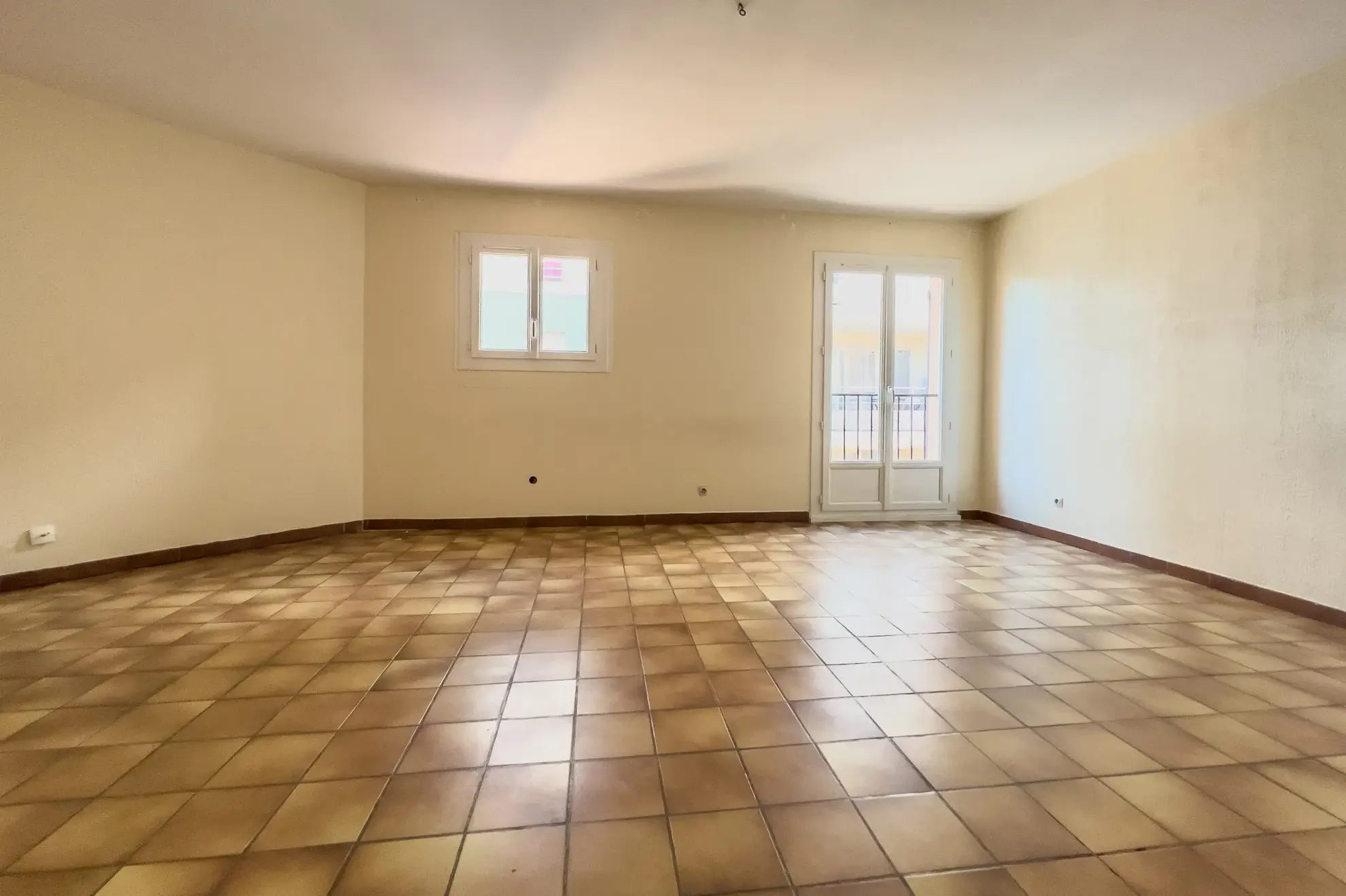 Appartement F3 avec parking à La Londe-les-Maures 