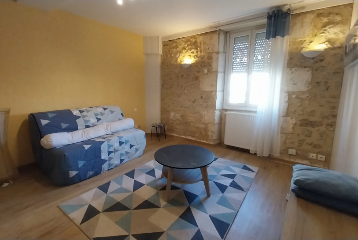 Studio rénové à vendre à Périgueux avec terrasse privative 