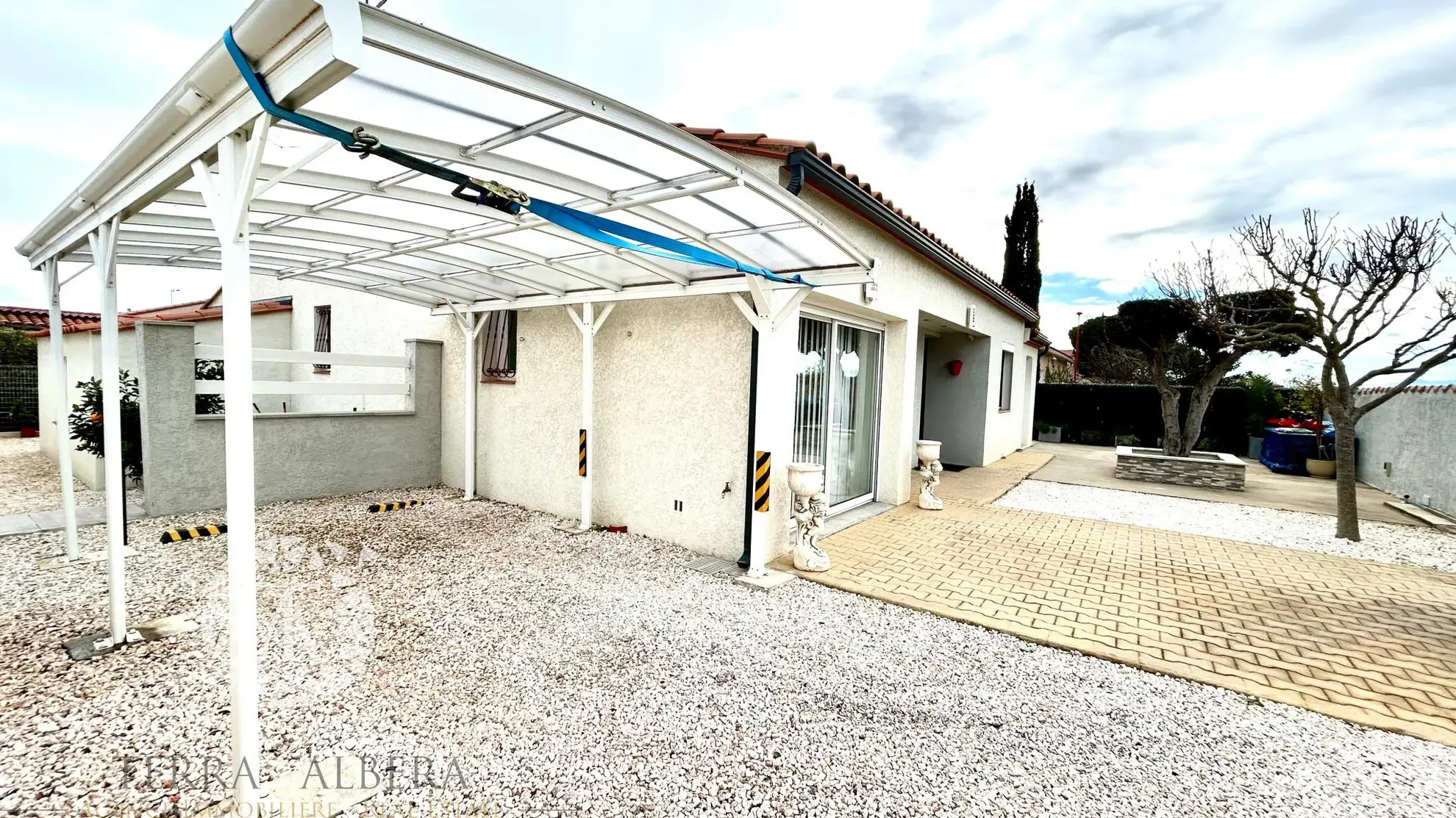 Vente : Villa 4 faces de 94 m2 à St-Hippolyte avec garage 