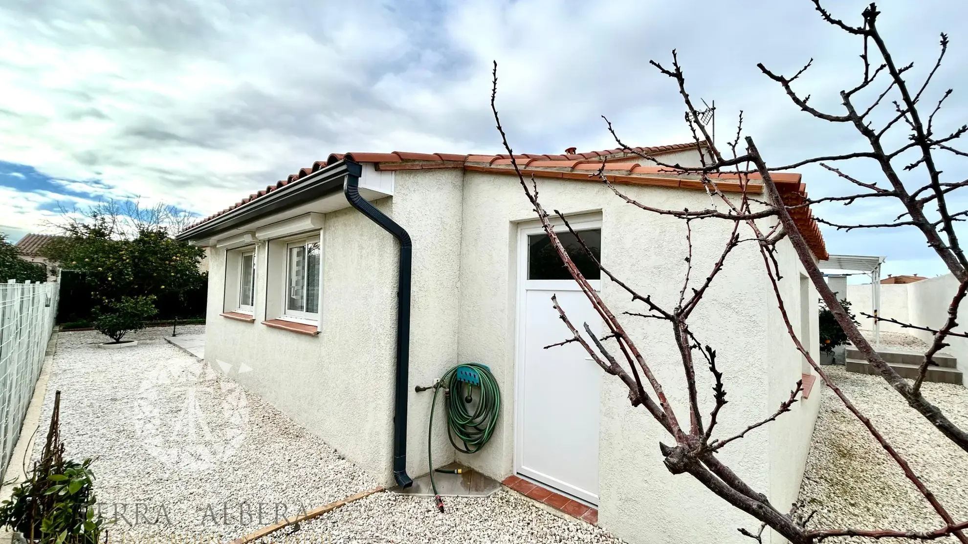 Vente : Villa 4 faces de 94 m2 à St-Hippolyte avec garage 