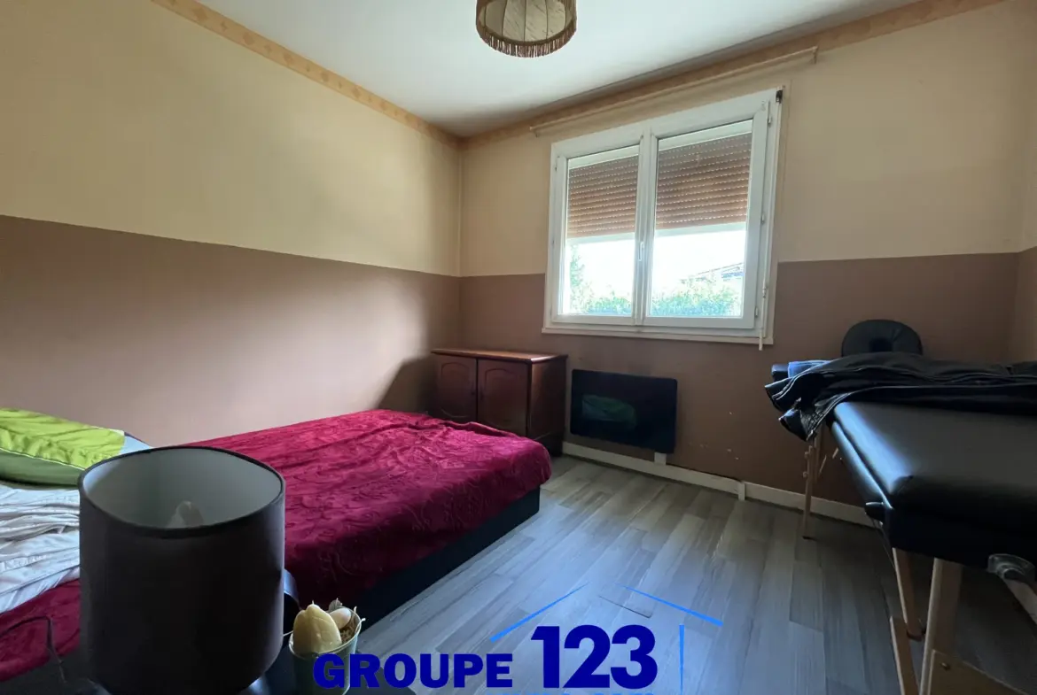 Pavillon des années 60 à vendre à Pontigny - 128 900 € 