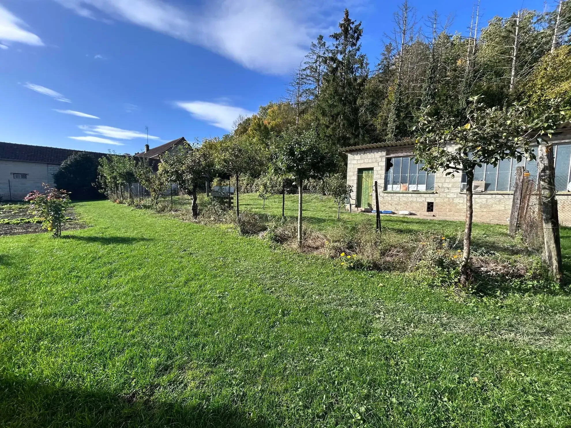 Longère avec Deux Maisons et Hangar à Vendre à Airaines 