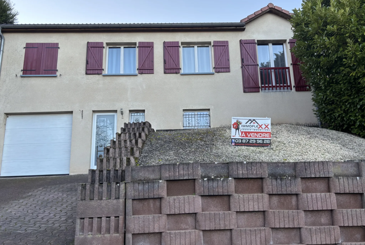 Maison individuelle rénovée à Hombourg-Haut avec jardin clos 