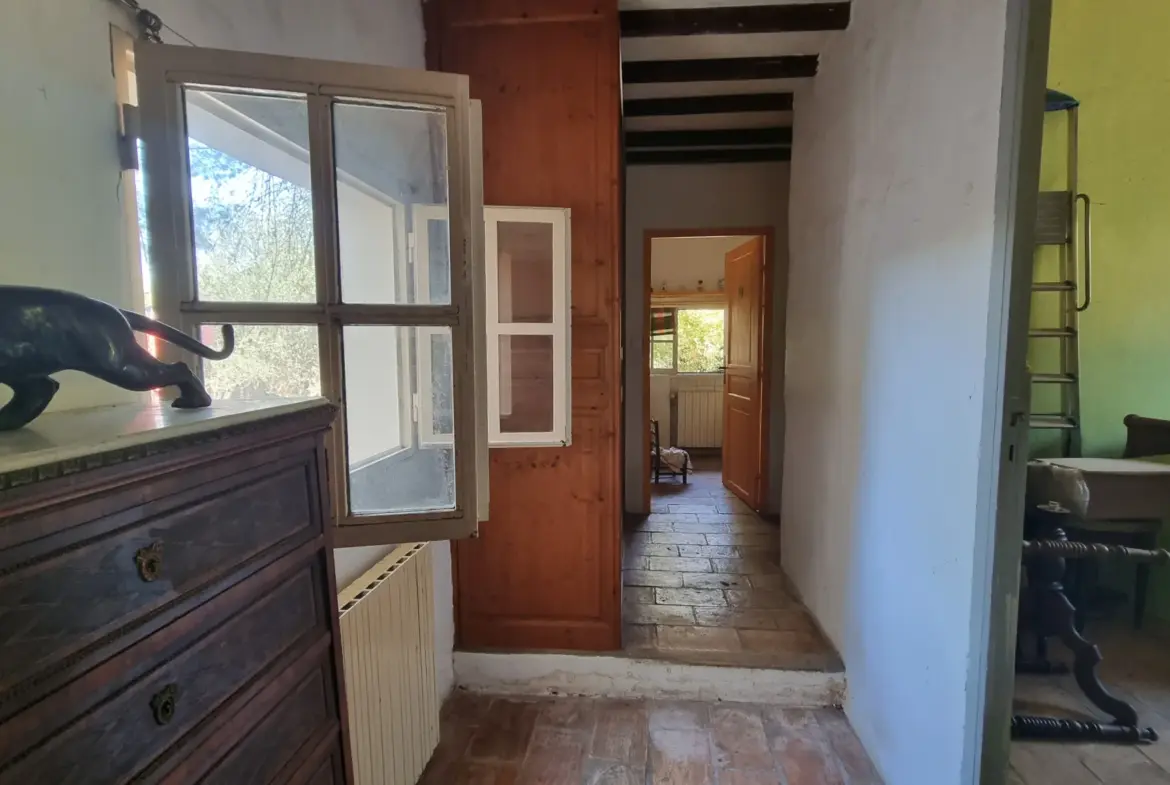 Maison de village à vendre à Aujargues avec jardin et terrasse 