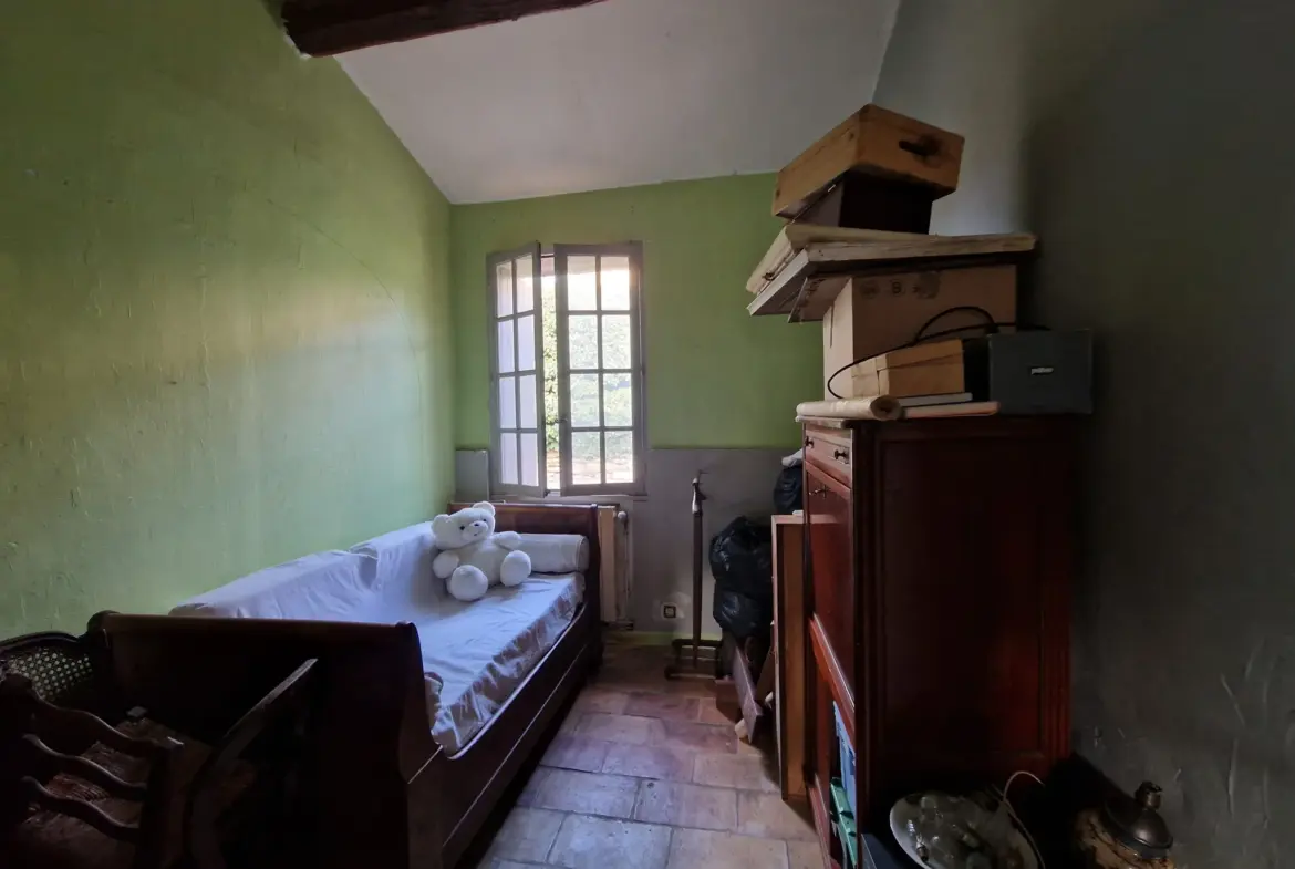 Maison de village à vendre à Aujargues avec jardin et terrasse 