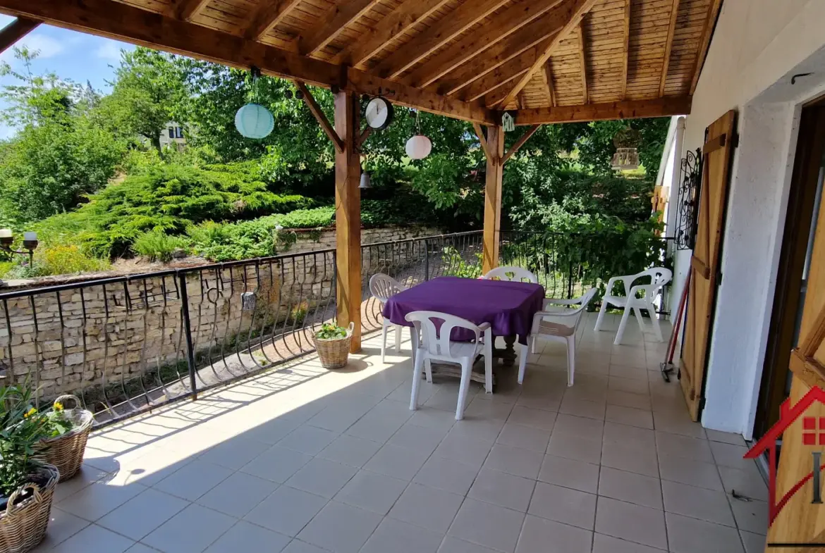 Maison de village meublée à Voisey - 98 000 euros 