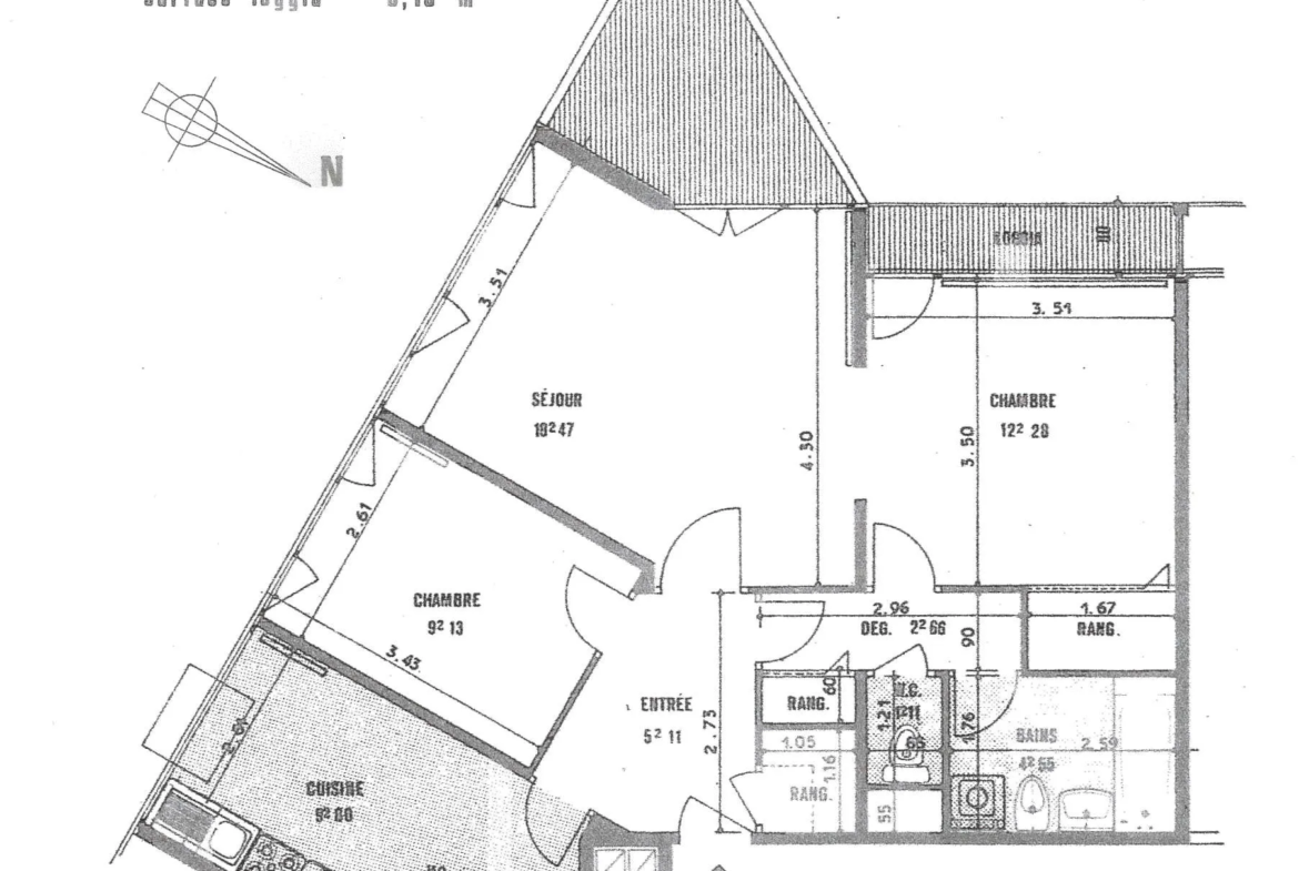 F3 lumineux avec loggia fermée et vue dégagée à Créteil 