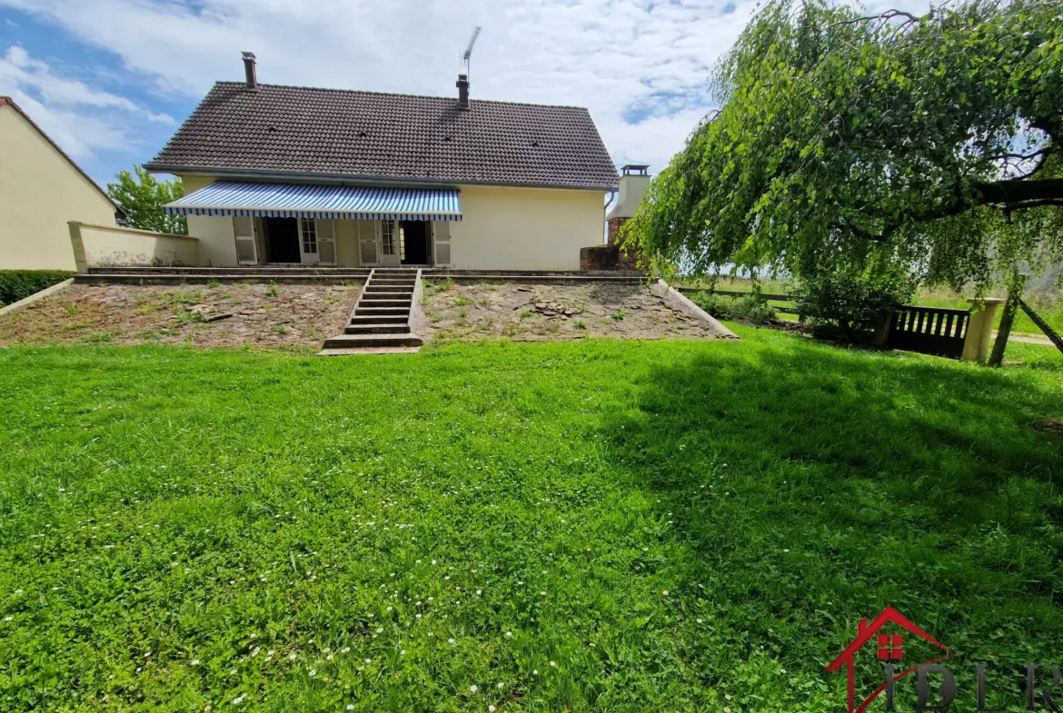 Pavillon 190 m² à vendre à Guyonvelle avec jardin et terrasse 