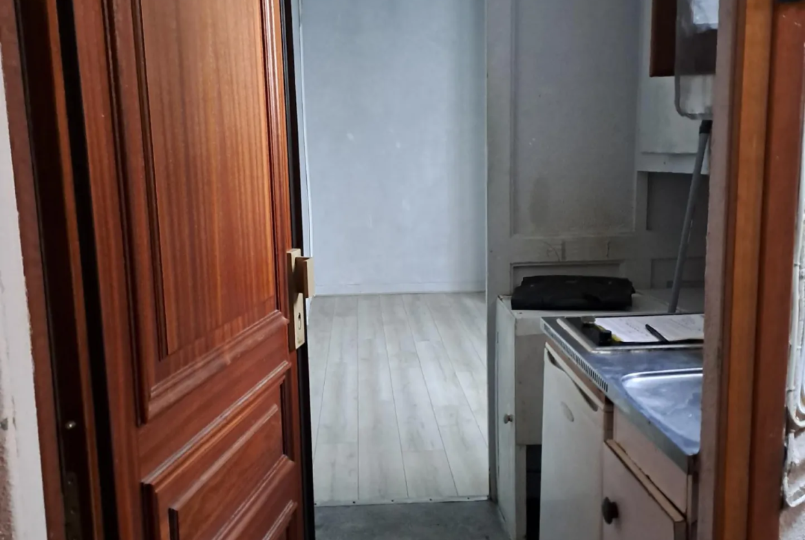 Appartement T2 à rénover à St Lambert, 25 m², Paris 