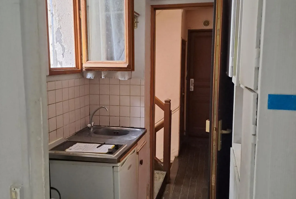 Appartement T2 à rénover à St Lambert, 25 m², Paris 