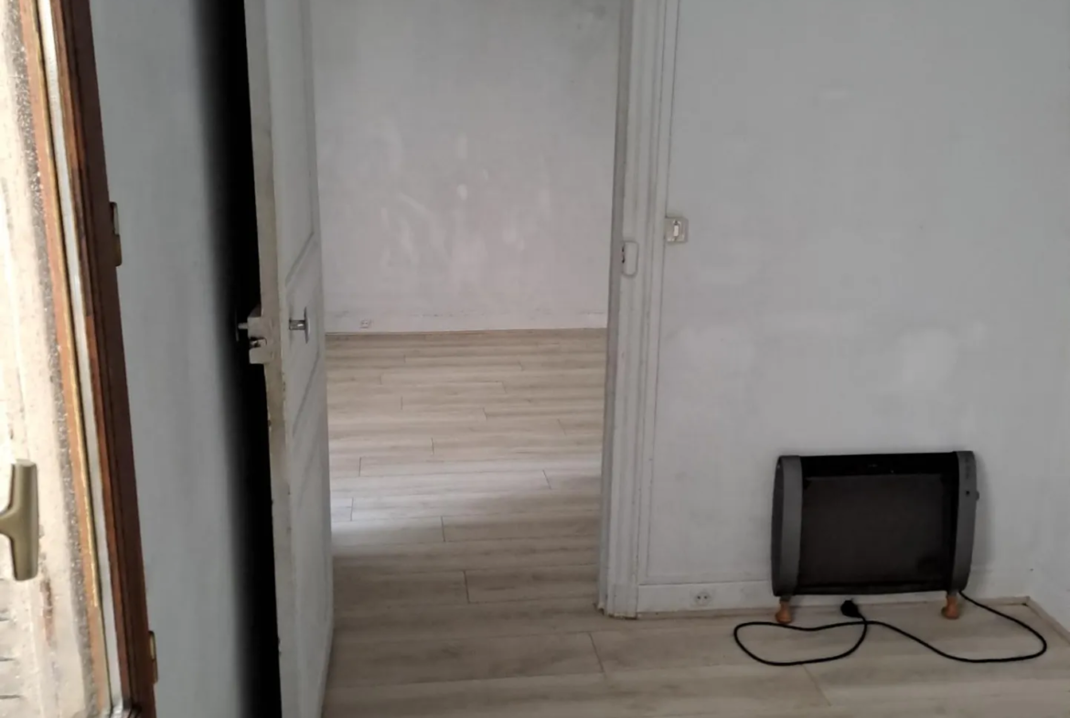 Appartement T2 à rénover à St Lambert, 25 m², Paris 